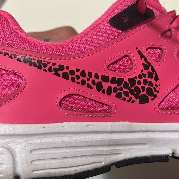 pink NIKE cheetah print revolution 2 running sneakers size 8 - Picture 5 of 9